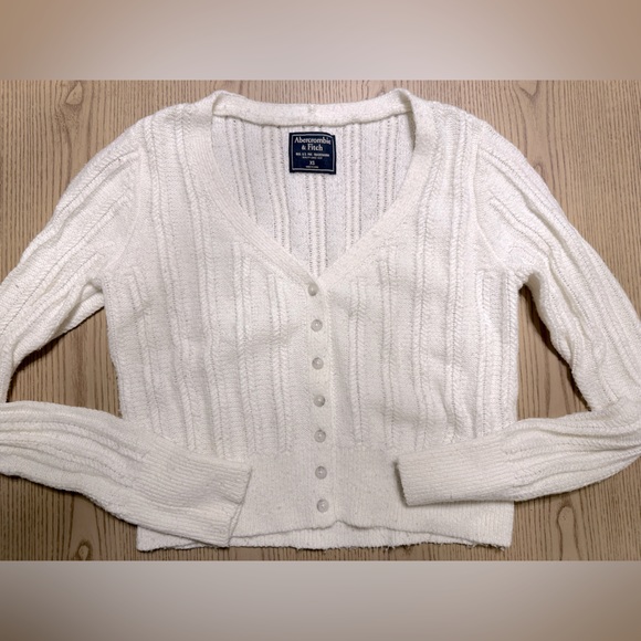 Abercrombie & Fitch Tops - A&f cropped cardigan